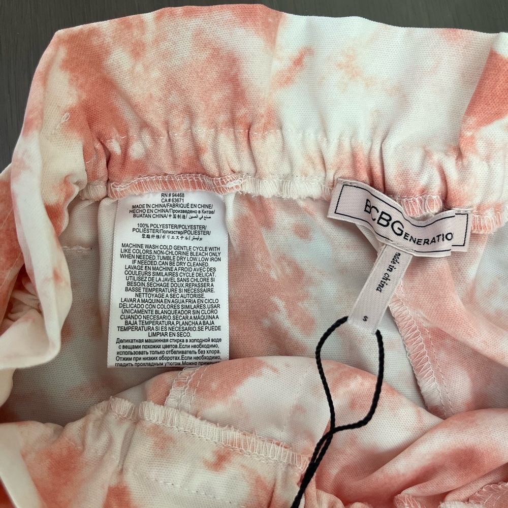 BCBGeneration Women's Shorts Dressy Tie Dye Waist Belted, Sz Sm, NWT - Picture 10 of 10